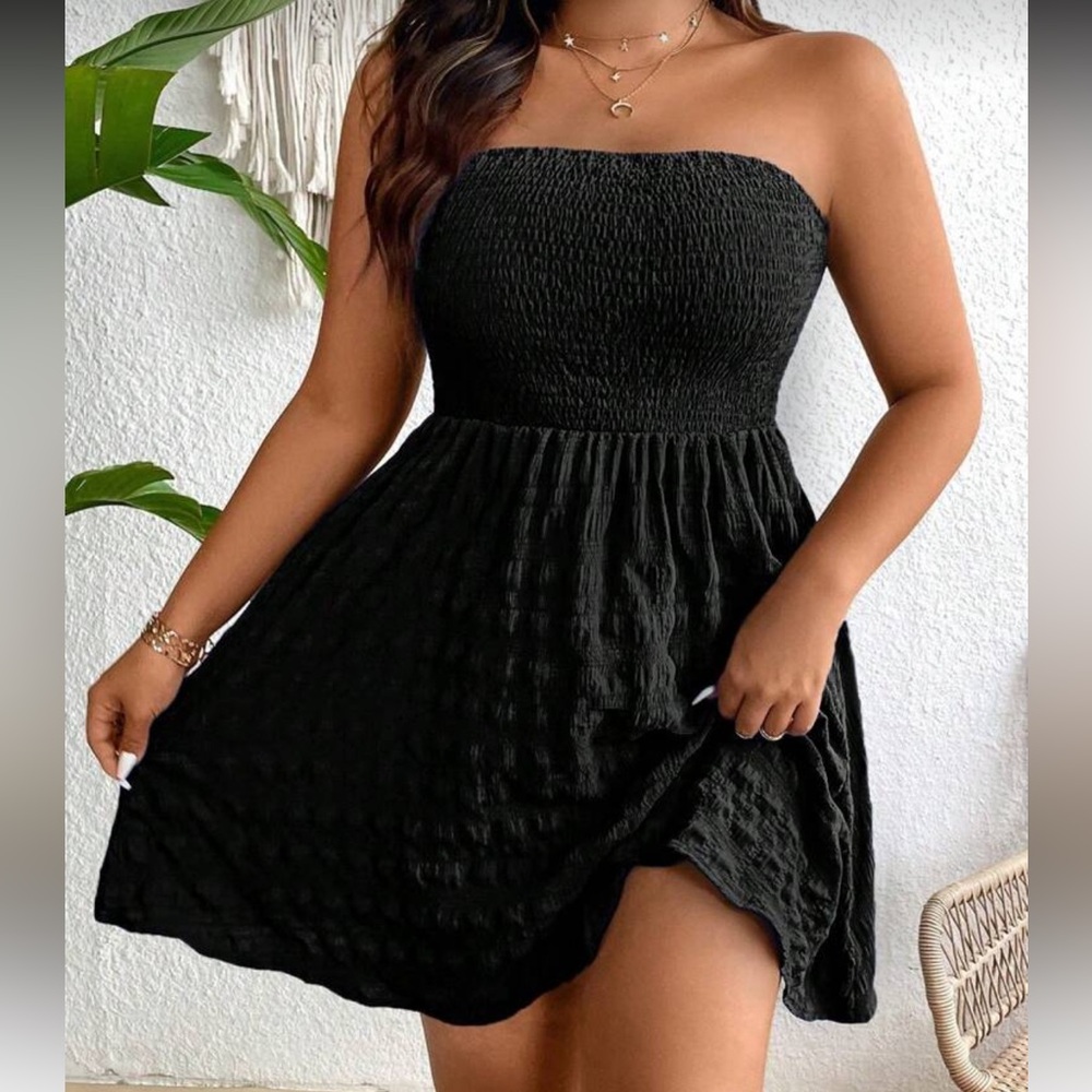 SHEIN Black Textured Strapless Mini Dress